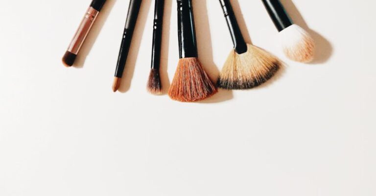 Which Makeup Brushes Are Essential for Beginners?
